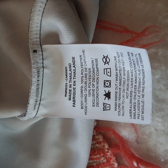 NIKE Cropped Style Hoodie with Chain Design - Picture 6 of 8